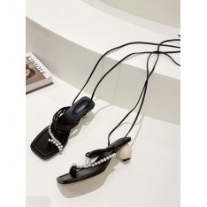 Schwarze Sandaletten für Damen mit speziellem Absatz, quadratische Zehen, PU-Leder, Schnürschuhe 