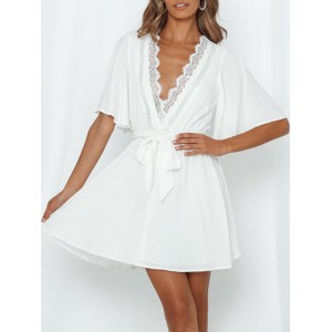 Sommerkleid V-Ausschnitt Kleines weißes Kleid Spitzeneinsatz-Sommerkleider 